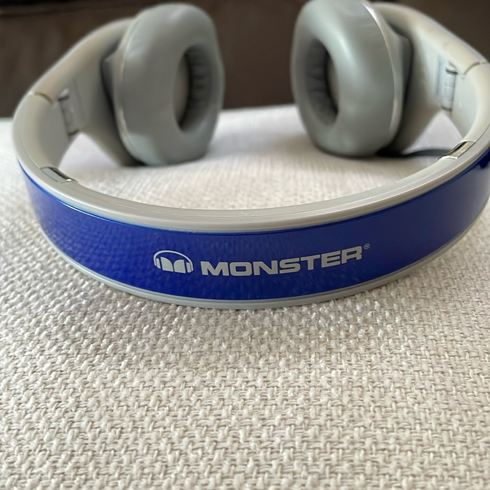 DNA Monster wired headphones
